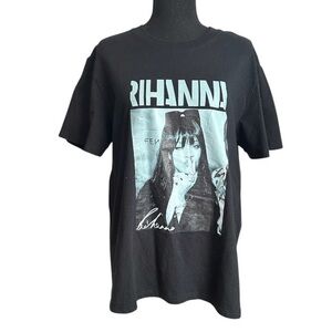 Rihanna MEn Tee 🖤